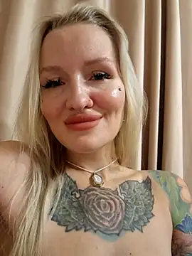 Snapshot of KateMonroe chatting on 10/15/25, 09:26 KateMonroe online show from 10/15/25, 09:26