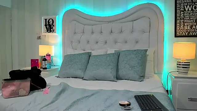 KiimBrooks online show from 09/16/25, 11:00