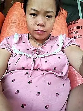 Snapshot of Rioo122 chatting on 10/05/25, 02:32 Rioo122 online show from 10/05/25, 02:32