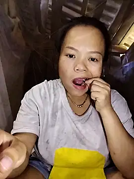 Snapshot of Rioo122 chatting on 10/19/25, 08:26 Rioo122 online show from 10/19/25, 08:26