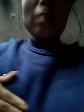 Snapshot of Rioo122 chatting on 10/26/25, 06:52 Rioo122 online show from 10/26/25, 06:52