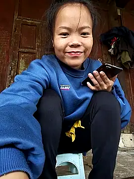 Snapshot of Rioo122 chatting on 10/31/25, 02:56 Rioo122 online show from 10/31/25, 02:56