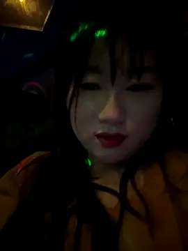 Snapshot of maomao_520 chatting on 12/19/25, 12:56 maomao 520 online show from 12/19/25, 12:56