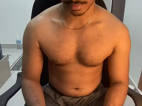 Snapshot of Hotmaskedboi chatting on 11/23/25, 11:21 Hotmaskedboi online show from 11/23/25, 11:21