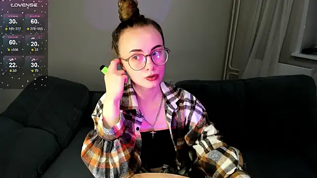 MewStella online show from 11/13/25, 04:50