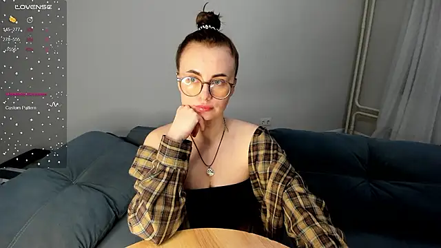 MewStella online show from 03/07/26, 03:31