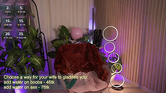 LauraWifeness online show from 10/11/25, 05:50