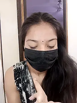 Cute Rakhi8 online show from 09/25/25, 04:49