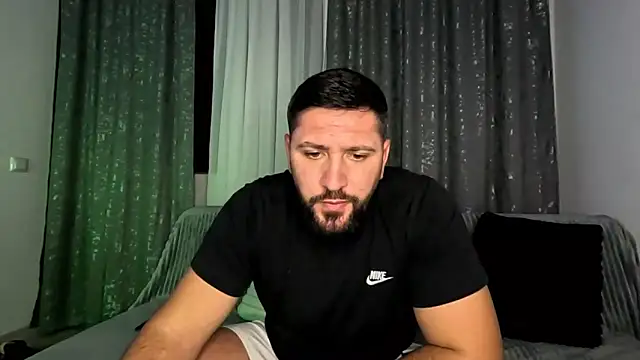 Gold Alpha Boy online show from 10/26/25, 06:36