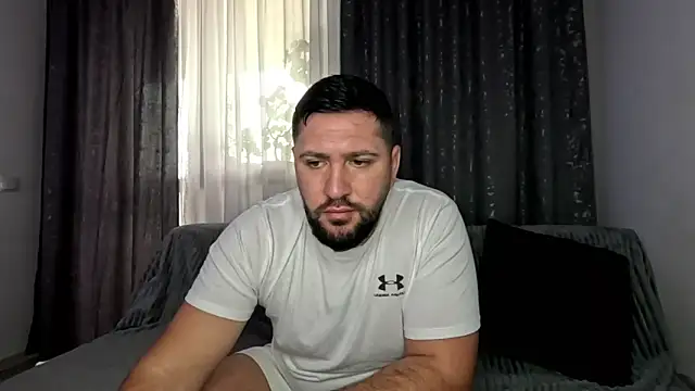 Gold Alpha Boy online show from 11/28/25, 09:12