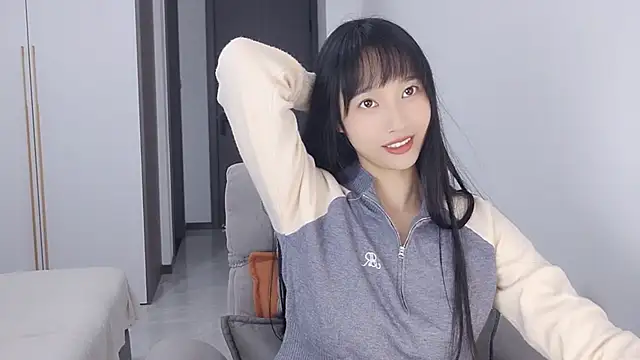 Snapshot of Lisa-3333 chatting on 11/07/25, 11:21 Lisa-3333 online show from 11/07/25, 11:21