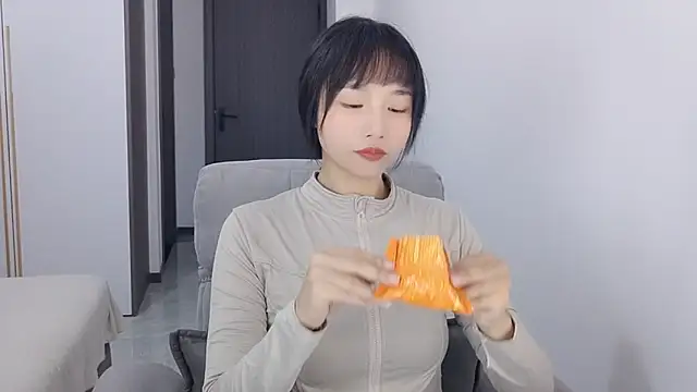 Snapshot of Lisa-3333 chatting on 11/09/25, 02:15 Lisa-3333 online show from 11/09/25, 02:15