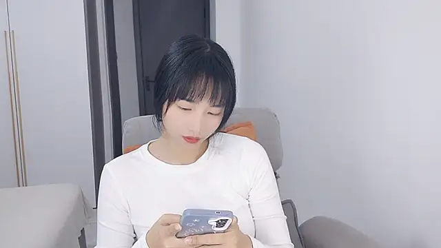 Snapshot of Lisa-3333 chatting on 11/15/25, 01:07 Lisa-3333 online show from 11/15/25, 01:07