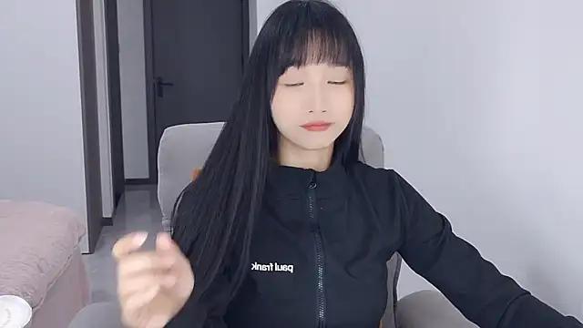 Snapshot of Lisa-3333 chatting on 12/21/25, 01:40 Lisa-3333 online show from 12/21/25, 01:40