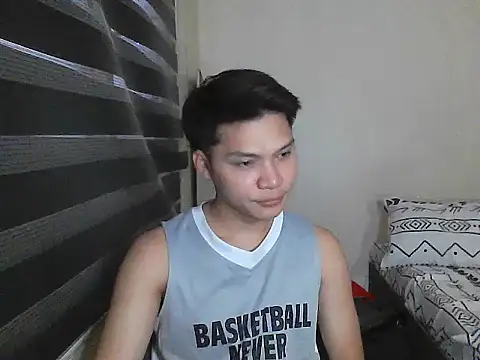 Helleron online show from 04/22/26, 09:33