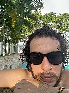 Snapshot of Luxx_14 chatting on 11/30/25, 09:08 Luxx 14 online show from 11/30/25, 09:08