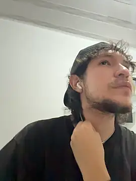 Snapshot of Luxx_14 chatting on 01/18/26, 03:21 Luxx 14 online show from 01/18/26, 03:21