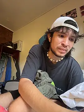 Snapshot of Luxx_14 chatting on 02/18/26, 06:26 Luxx 14 online show from 02/18/26, 06:26