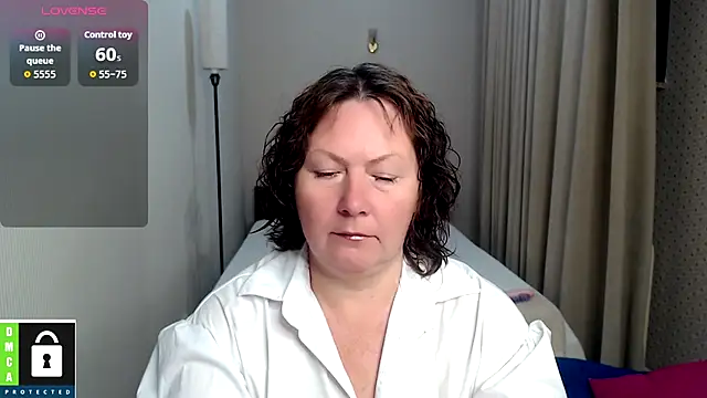 Snapshot of milf_hornys chatting on 09/28/25, 04:23 milf hornys online show from 09/28/25, 04:23