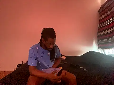 Taydagr8 online show from 09/28/25, 07:52