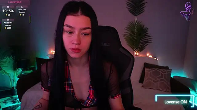 FataleNellie online show from 03/27/26, 09:58