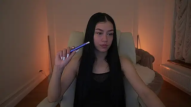 FataleNellie online show from 04/16/26, 08:53