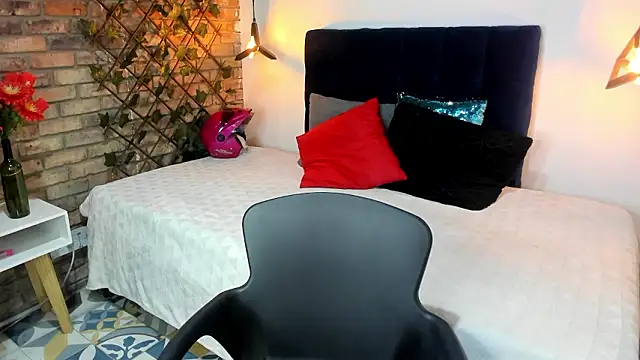 Lia Blake  online show from 02/20/26, 11:54