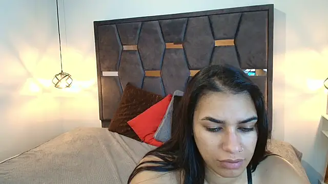 Lia Blake  online show from 04/04/26, 12:02