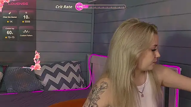 Snapshot of Crystal_Jull chatting on 09/20/25, 12:50 Crystal Jull online show from 09/20/25, 12:50