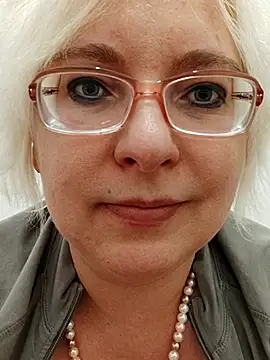 VikaKing online show from 11/17/25, 09:09