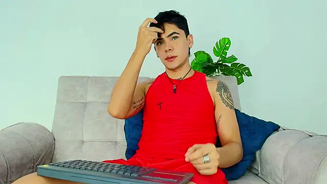 CamiiGuzmanX online show from 09/26/25, 08:35