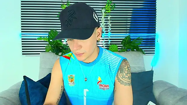 CamiiGuzmanX online show from 02/10/26, 08:02