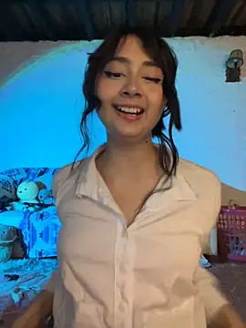 Snapshot of kaori_77 chatting on 10/14/25, 04:02 kaori 77 online show from 10/14/25, 04:02