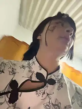 Snapshot of kaori_77 chatting on 10/31/25, 03:40 kaori 77 online show from 10/31/25, 03:40