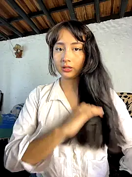 Snapshot of kaori_77 chatting on 11/18/25, 05:28 kaori 77 online show from 11/18/25, 05:28