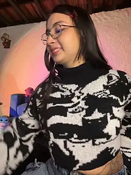 Snapshot of kaori_77 chatting on 11/25/25, 04:23 kaori 77 online show from 11/25/25, 04:23