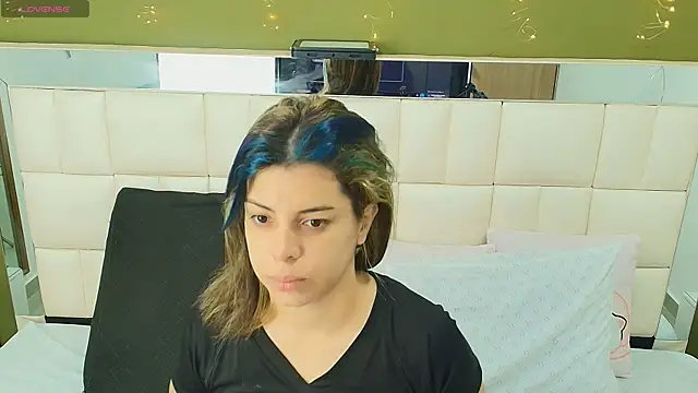 gisell gomez online show from 09/15/25, 12:16