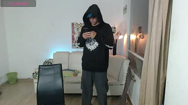 Thomasjons  online show from 04/21/26, 03:02