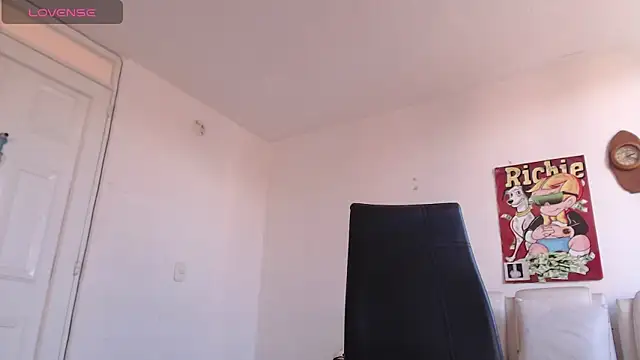 Snapshot of Thomasjons_ chatting on 04/25/26, 07:22 Thomasjons online show from 04/25/26, 07:22