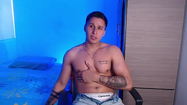 valentinosex1 online show from 11/11/25, 08:31