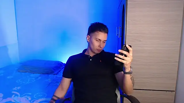 valentinosex1 online show from 01/15/26, 05:38