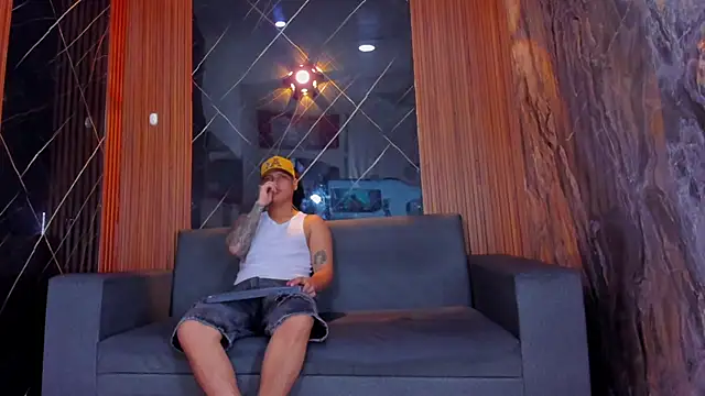 Snapshot of Rick_big chatting on 09/15/25, 12:16 Rick big online show from 09/15/25, 12:16