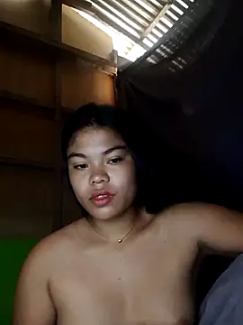 Snapshot of cloe_candy19 chatting on 10/01/25, 12:49 cloe candy19 online show from 10/01/25, 12:49