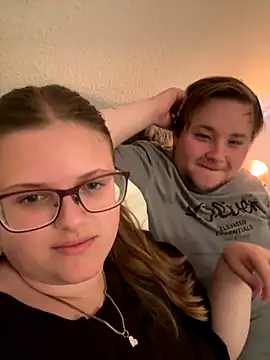 CurvyPaar2 online show from 09/19/25, 04:07