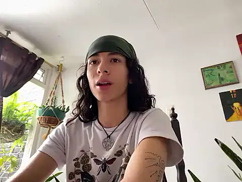 camille delrey online show from 11/08/25, 02:39