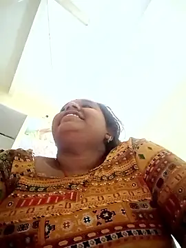 Hot crety online show from 11/19/25, 01:05