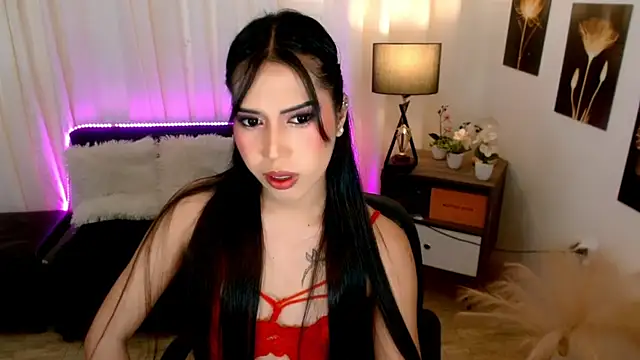 Snapshot of Sassy_Suzuhime chatting on 10/21/25, 01:39 Sassy Suzuhime online show from 10/21/25, 01:39