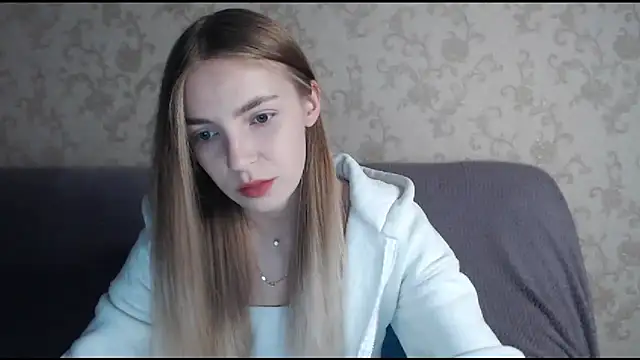 HitGyrl online show from 11/09/25, 01:04