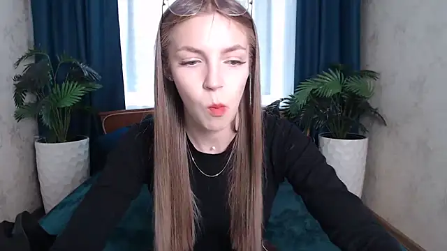 Snapshot of HitGyrl chatting on 05/18/26, 08:09 HitGyrl online show from 05/18/26, 08:09
