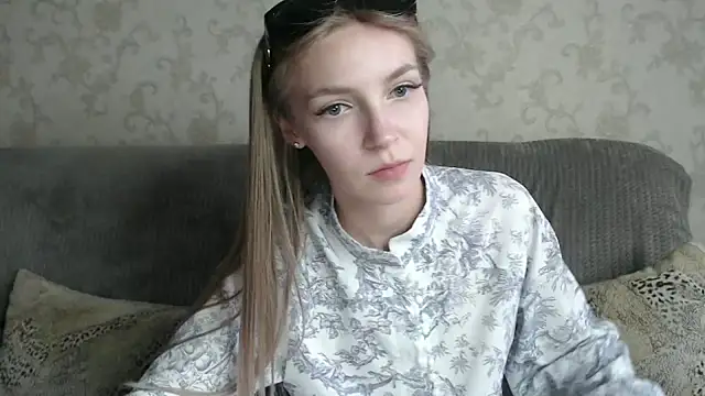 Snapshot of HitGyrl chatting on 06/03/26, 02:33 HitGyrl online show from 06/03/26, 02:33
